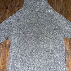Lululemon light weight pull over